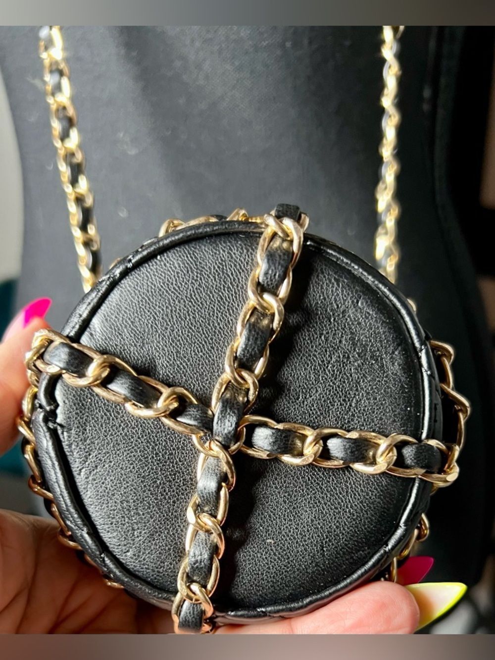 Woven Chain Crossbody Bottle Holder - with Aluminum Bottle Gold/Black NWOT - Picture 6 of 7